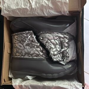 Women’s Sperry Boots - Silver 7.5